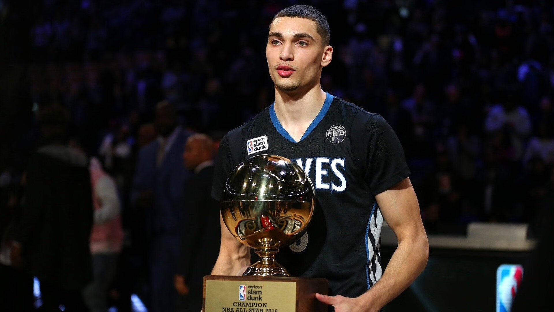 奥斯梅恩：那不勒斯锋霸，尼日利亚前锋，那不勒斯 奥斯梅恩